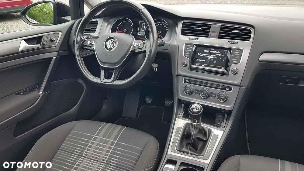 Volkswagen Golf 2.0 TDI BlueMotion Technology Lounge - 21