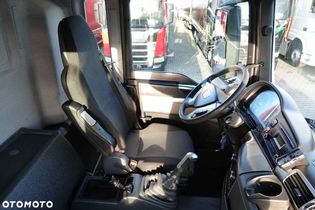 MAN TGS 33.360 / 6x4 / WYWROTKA TYLNOZSYPOWA 5,8 M + HDS HIAB XS 122 / STEROWANIE RADIOWE / HDS ZA KABINĄ / EURO 5 / MANUAL - 27