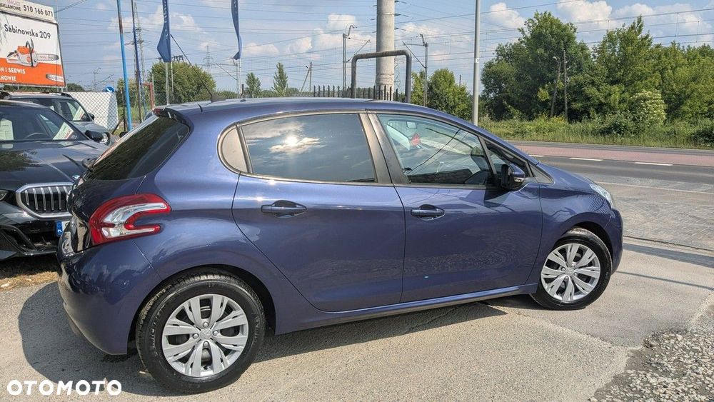 Peugeot 208 - 4