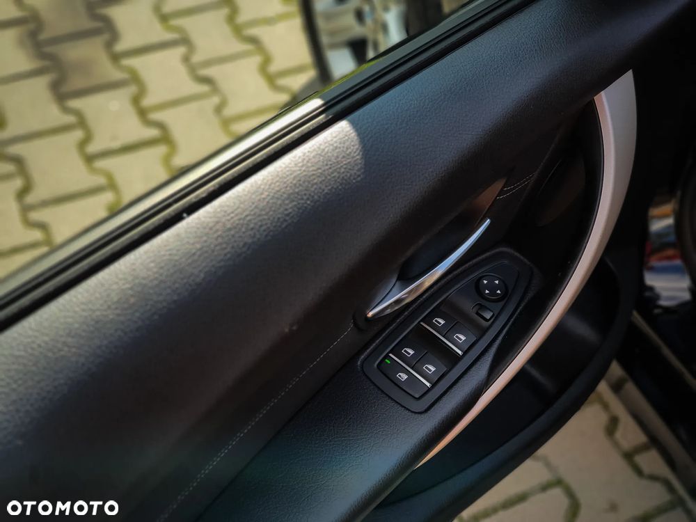BMW Seria 3 316d - 24