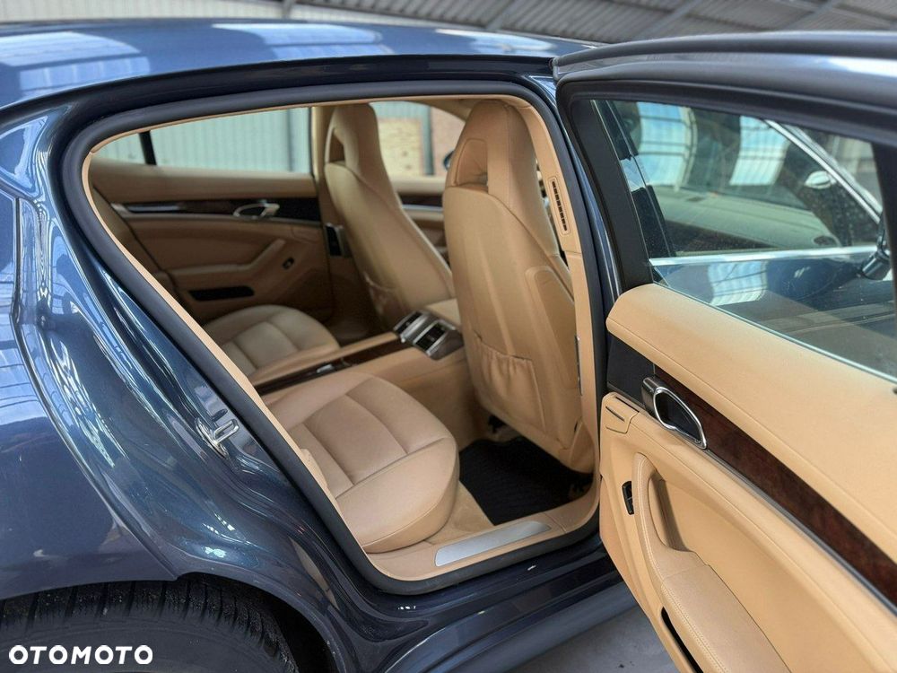Porsche Panamera - 16