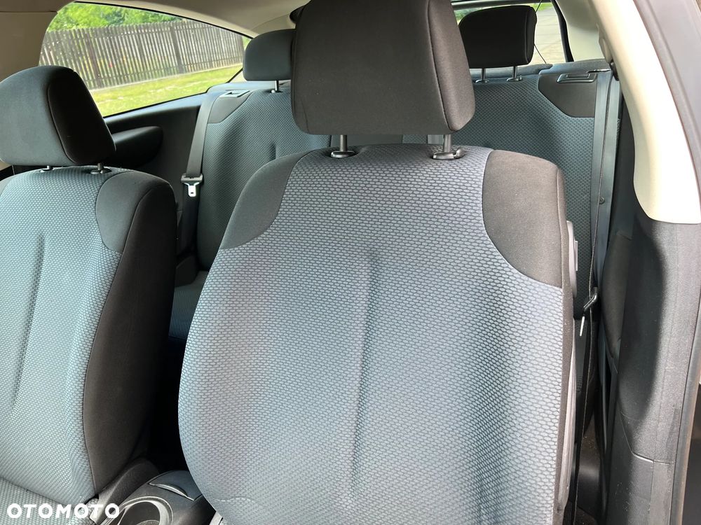 Citroën C4 1.4 16V VTR - 7