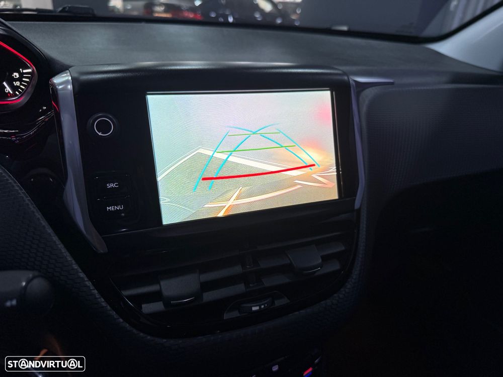 Peugeot 2008 1.2 PureTech GT Line - 23