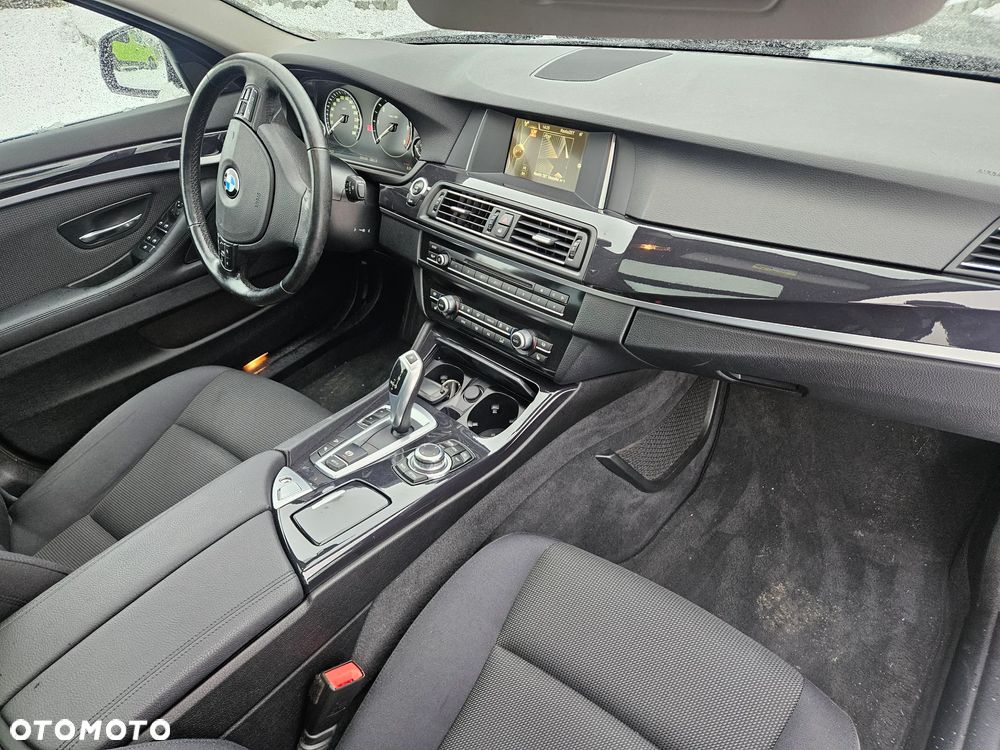 BMW Seria 5 520d xDrive - 18