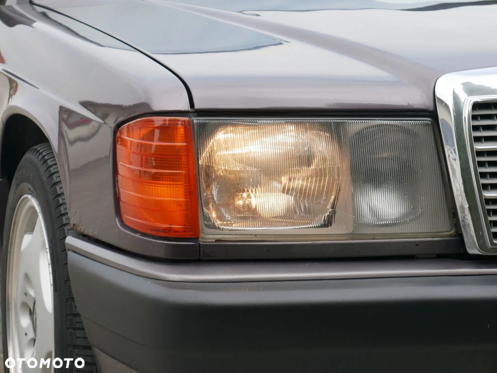 Mercedes-Benz W201 (190) - 16