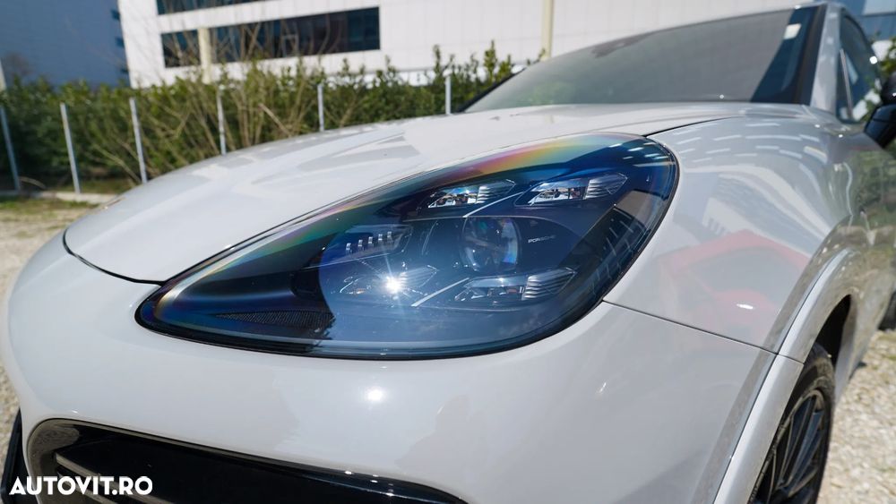 Porsche Cayenne Turbo - 6