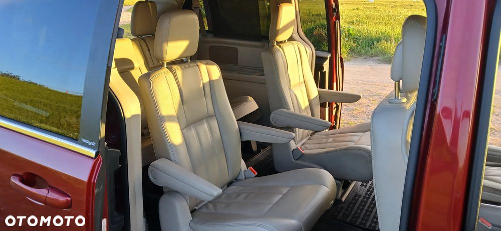 Chrysler Town & Country 3.6 Limited - 9