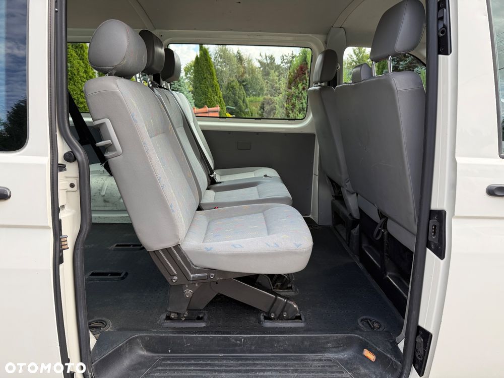 Volkswagen Transporter Shuttle Kurz - 11