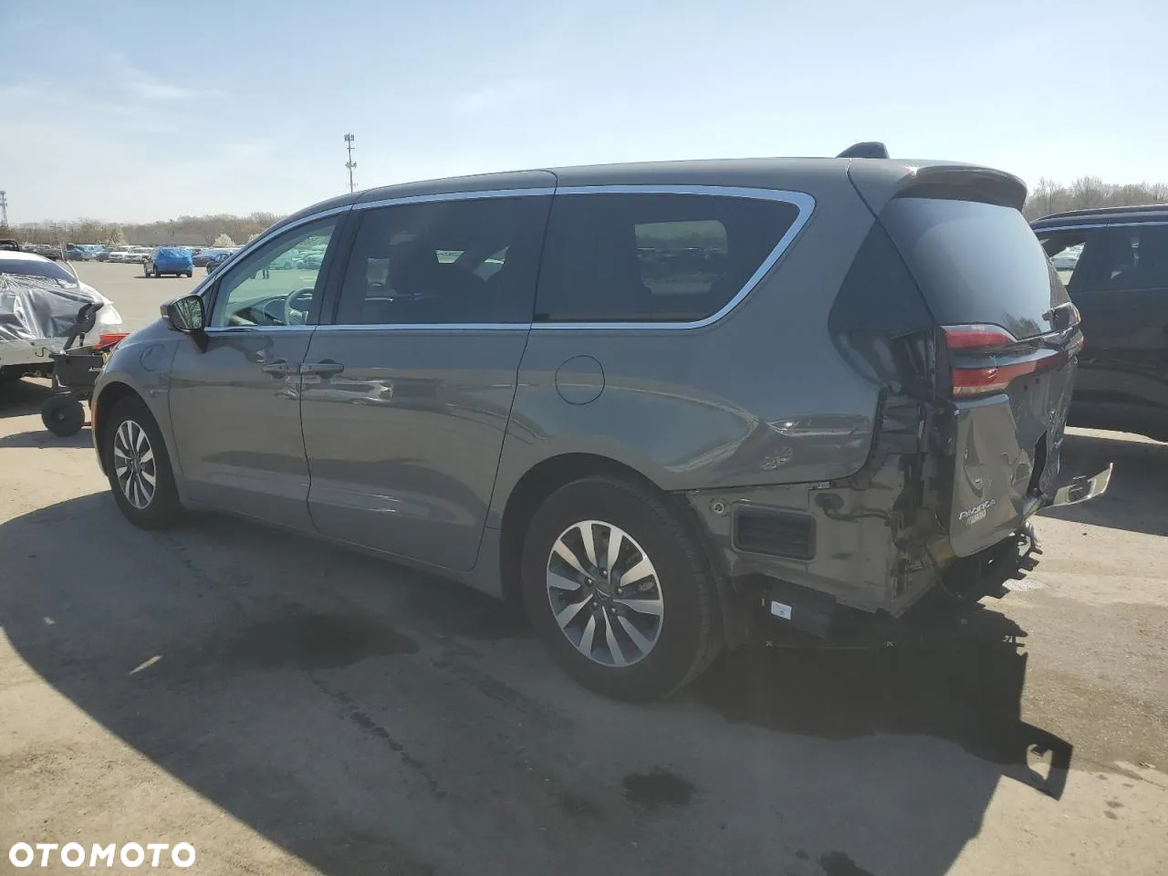 Chrysler Pacifica - 3