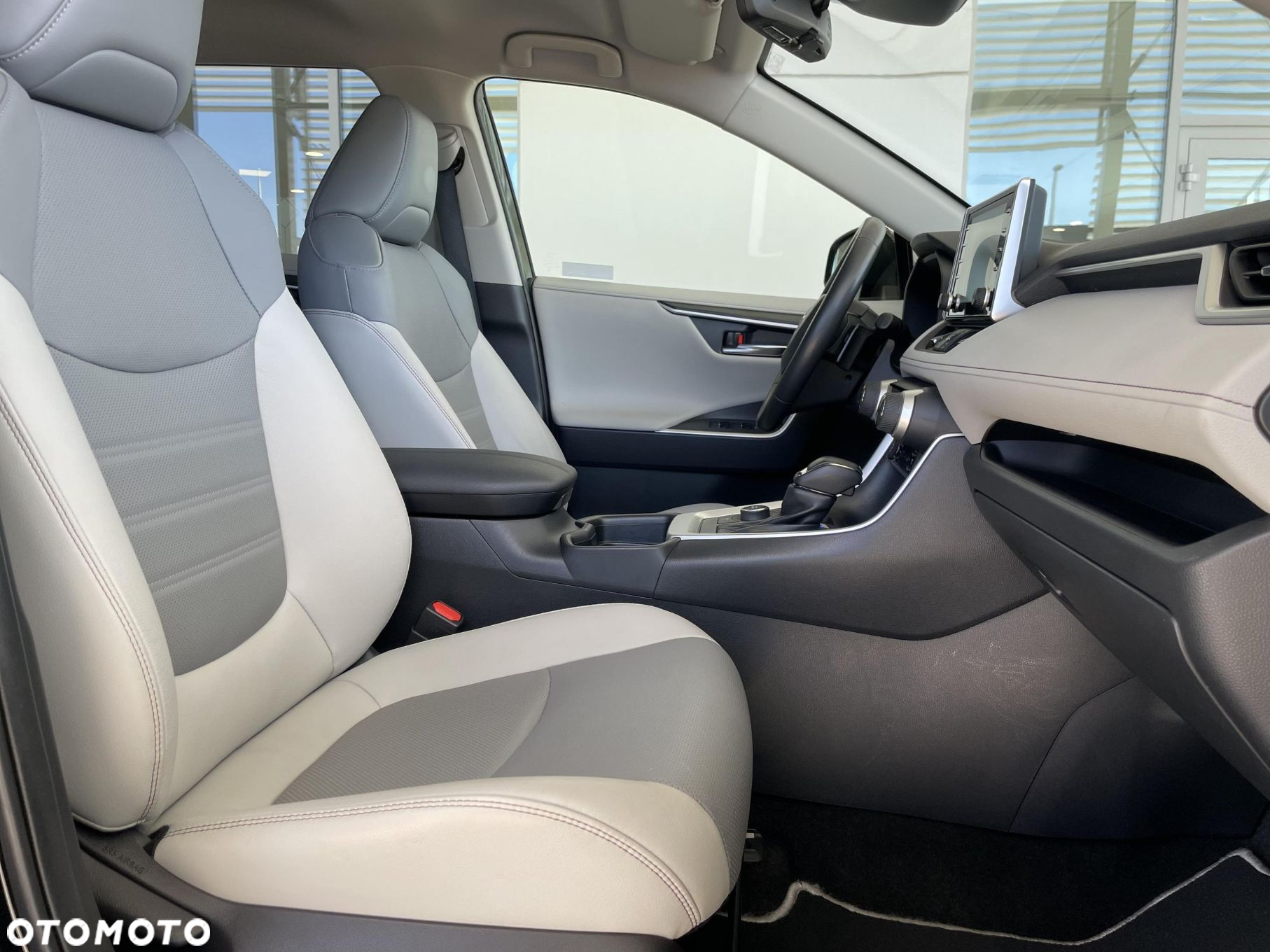 Toyota RAV4 - 9