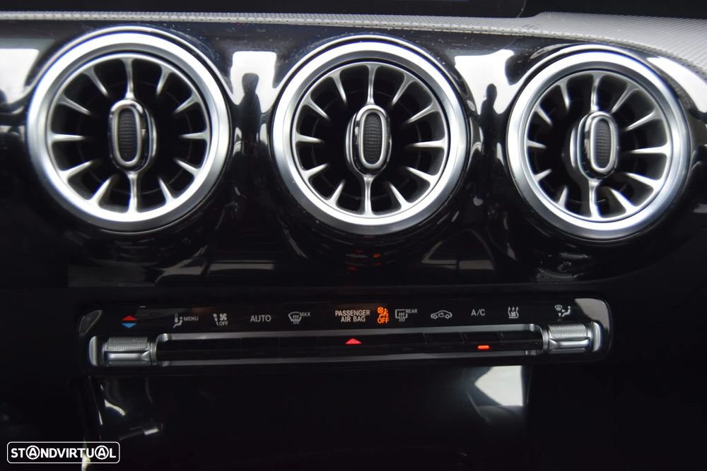 Mercedes-Benz A 250 e AMG Line - 18