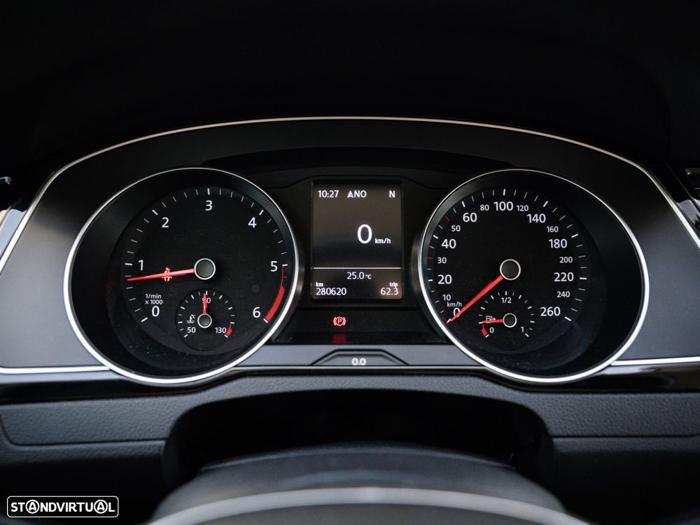 VW Passat Variant 2.0 TDI Confortline DSG - 31