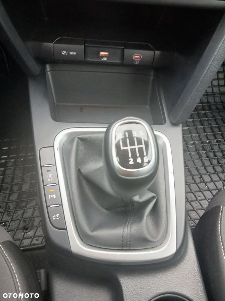 Kia Ceed 1.5 T-GDI M - 11