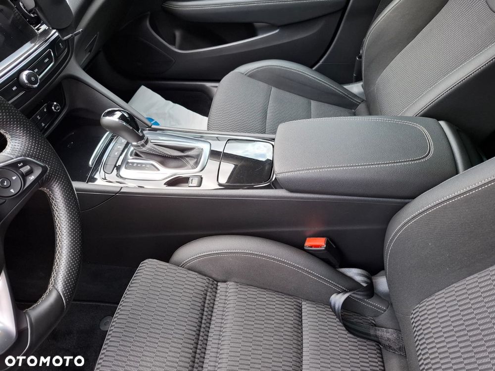 Opel Insignia 1.5 T Exclusive S&S - 6