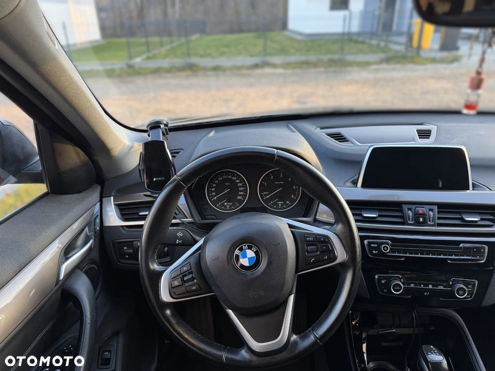 BMW X1 sDrive18d xLine - 13