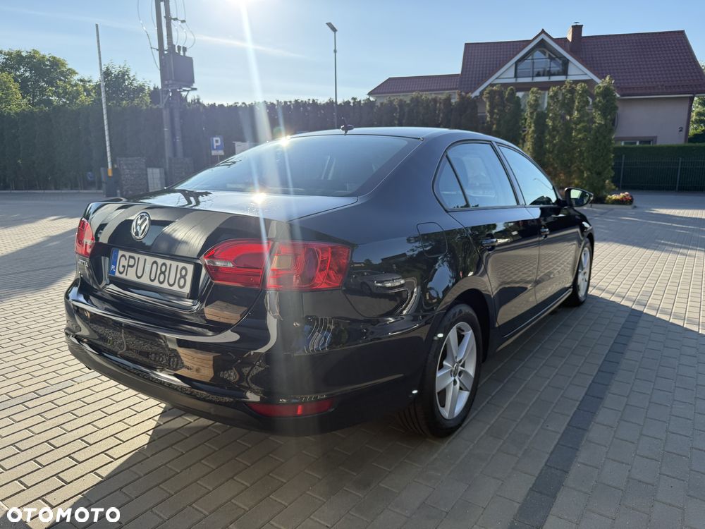 Volkswagen Jetta 1.6 TDI Comfortline - 9