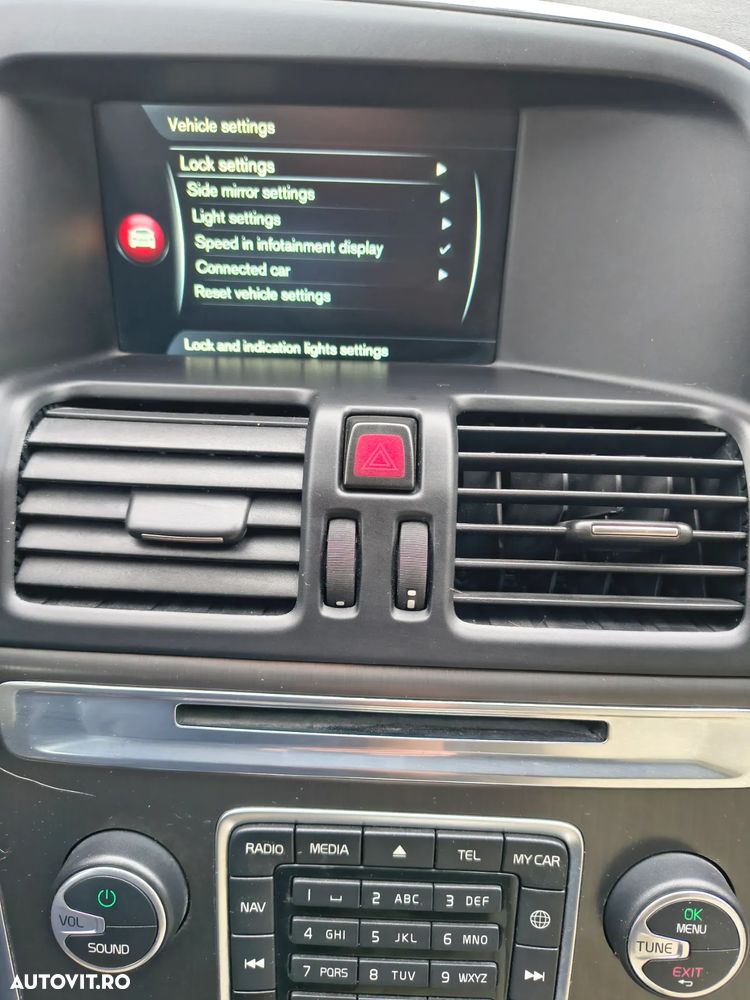 Volvo XC 60 D4 AWD Geartronic Momentum - 22