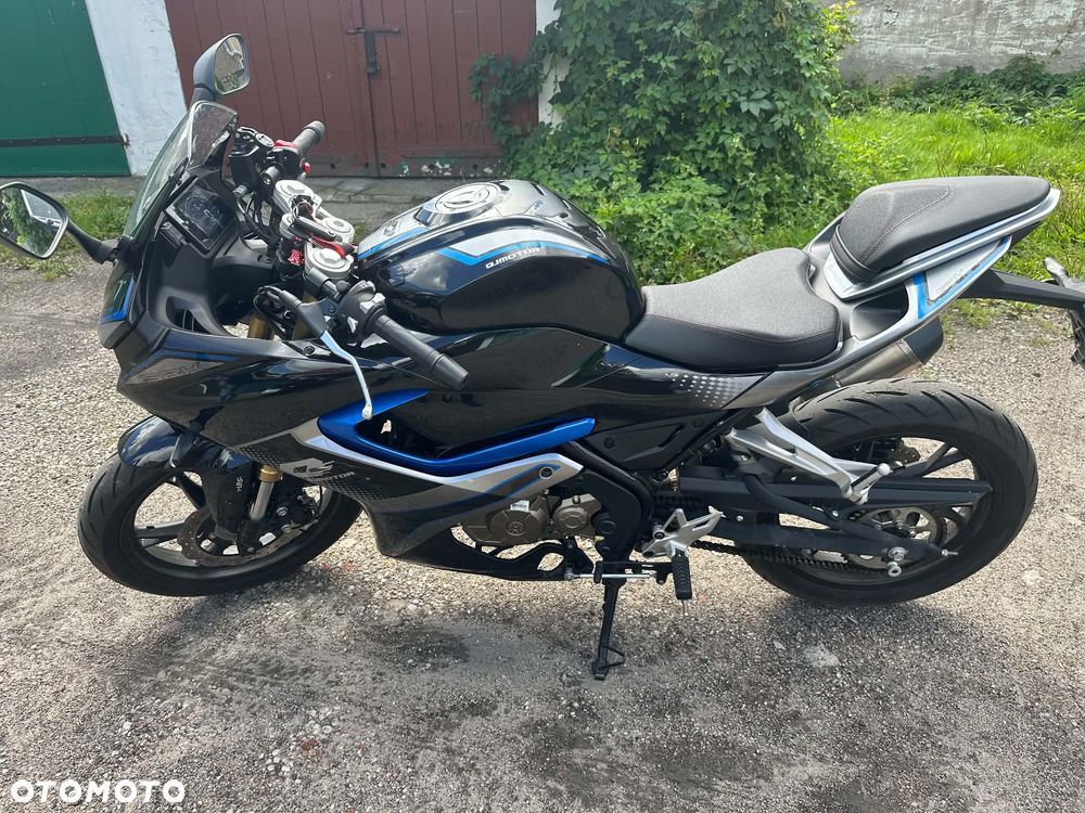 QJMOTOR SRK 125R - 11
