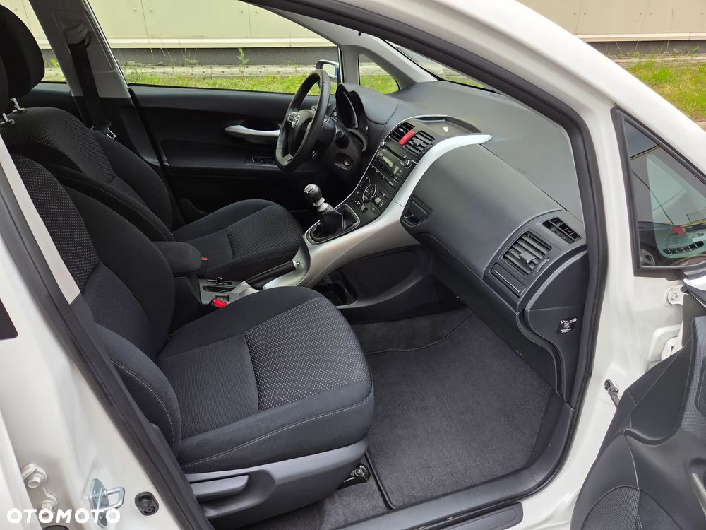 Toyota Auris 1.6 Dynamic - 16