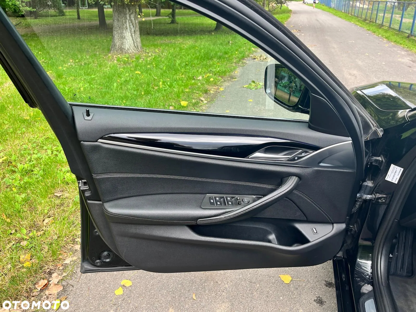 BMW Seria 5 518d - 11