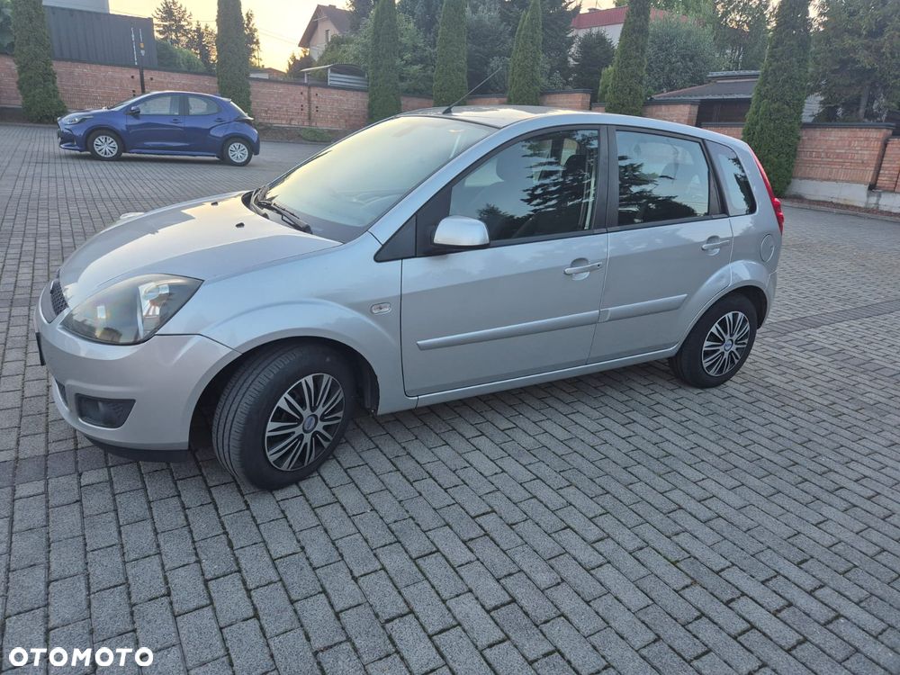 Ford Fiesta 1.4 Ghia - 2