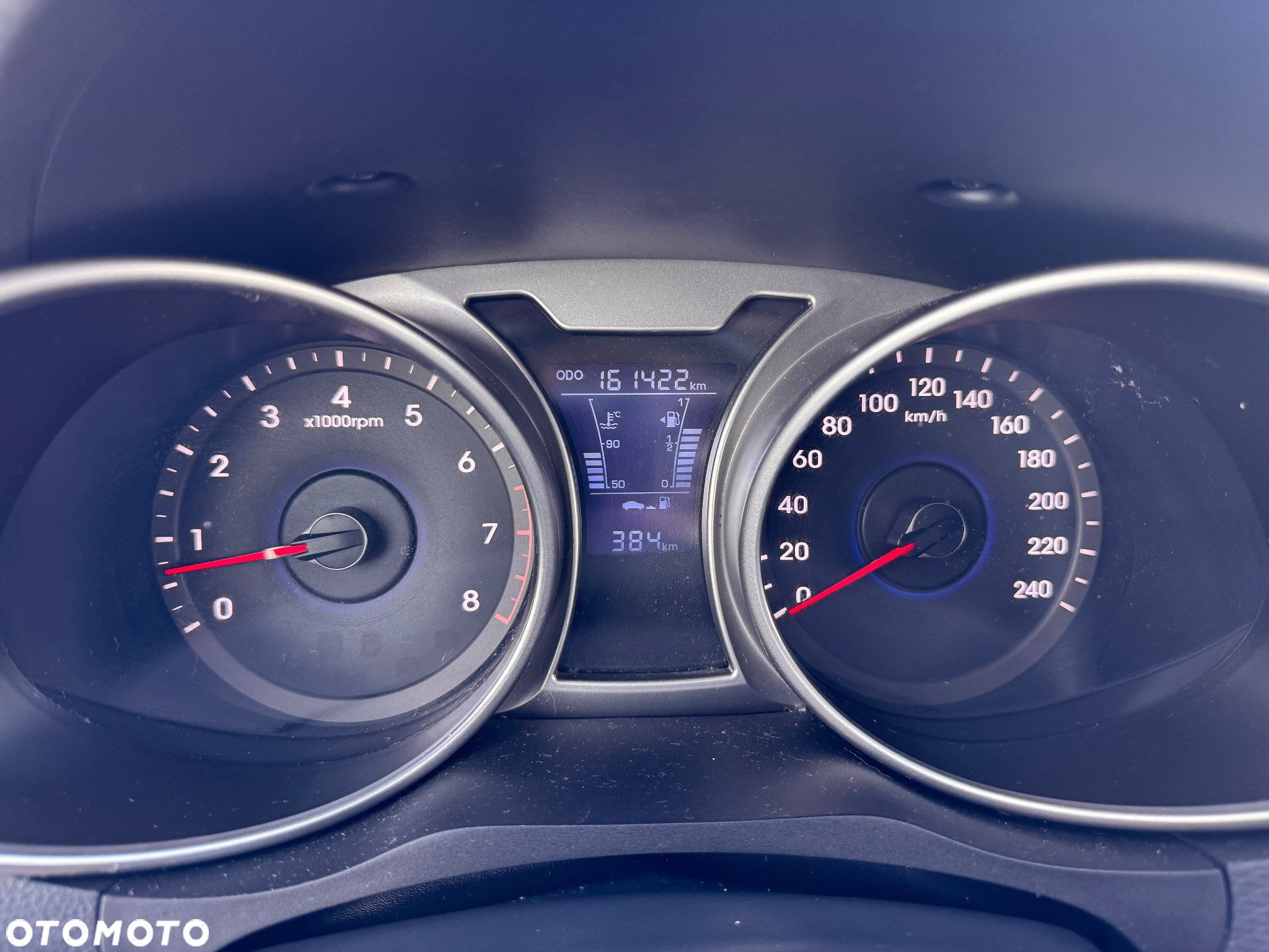 Hyundai Veloster 1.6 GDI Comfort - 24
