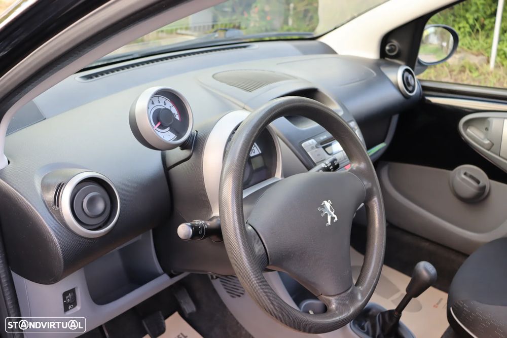 Peugeot 107 1.0 Trendy - 14