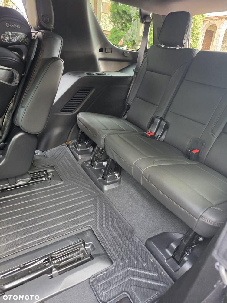 Chevrolet Tahoe - 26