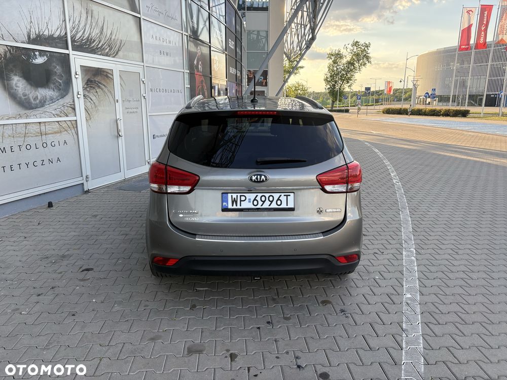 Kia Carens - 7
