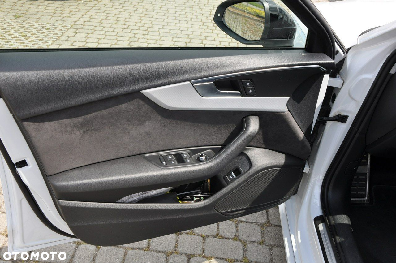 Audi A4 40 TDI S Line S tronic - 14