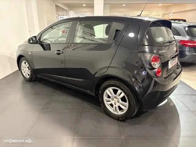 Chevrolet Aveo 1.2 LS - 4