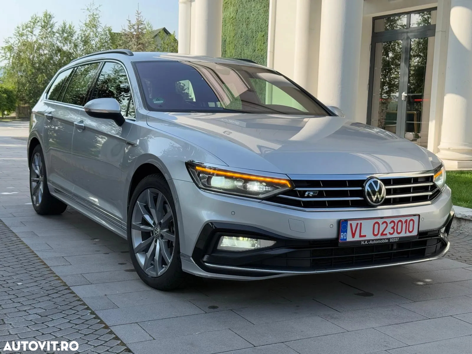Volkswagen Passat Variant 2.0 TDI SCR DSG Business - 2