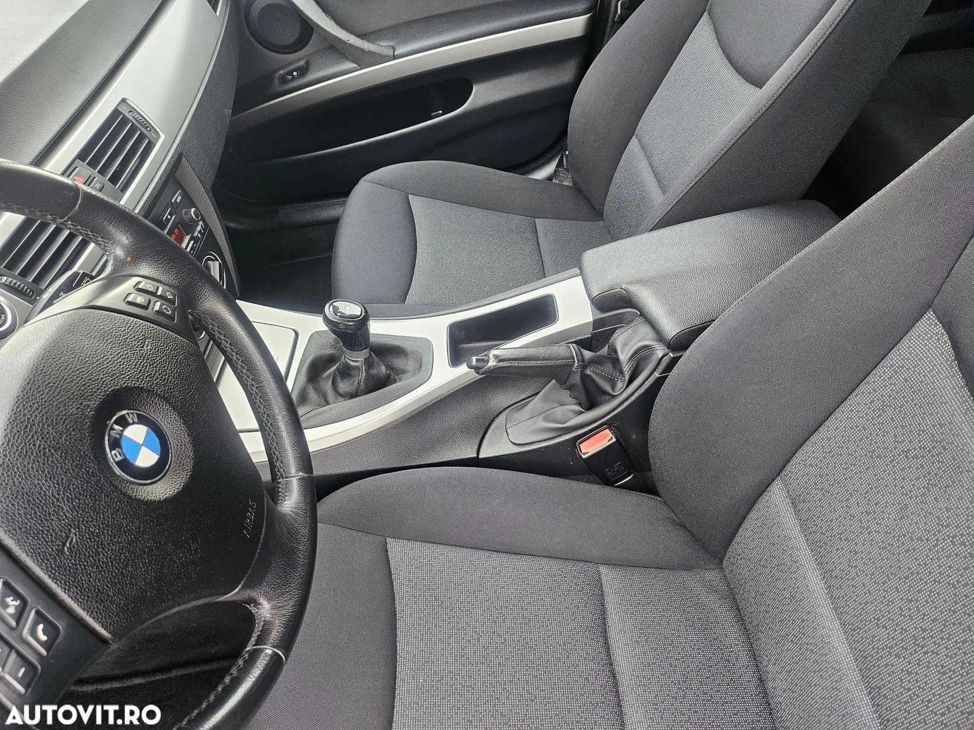 BMW Seria 3 318d - 25