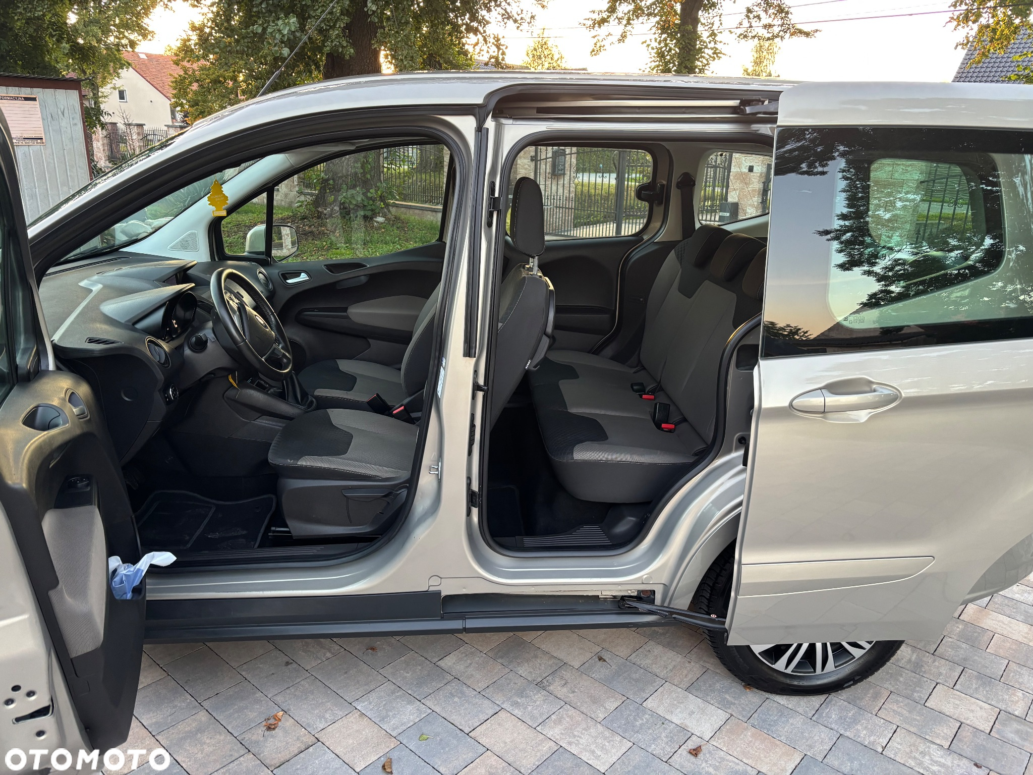 Ford Tourneo Courier 1.0 EcoBoost Titanium - 15