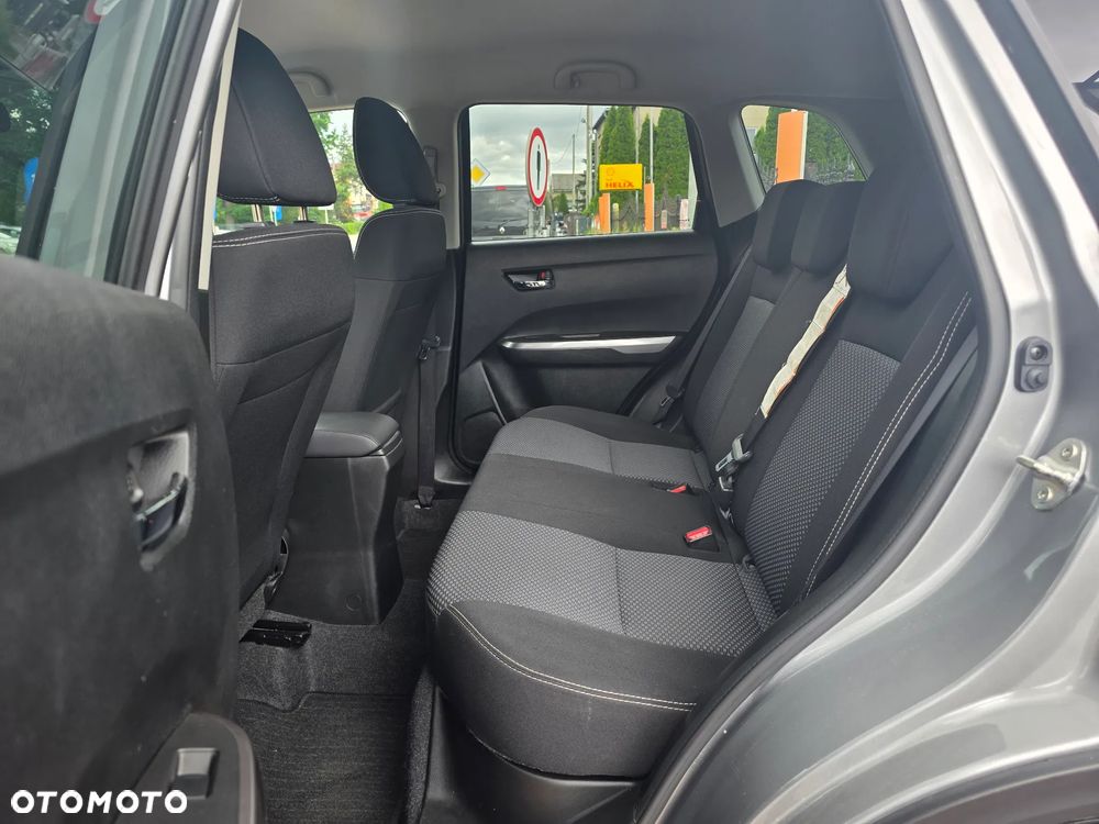 Suzuki Vitara 1.4 Boosterjet Hybrid Club - 23