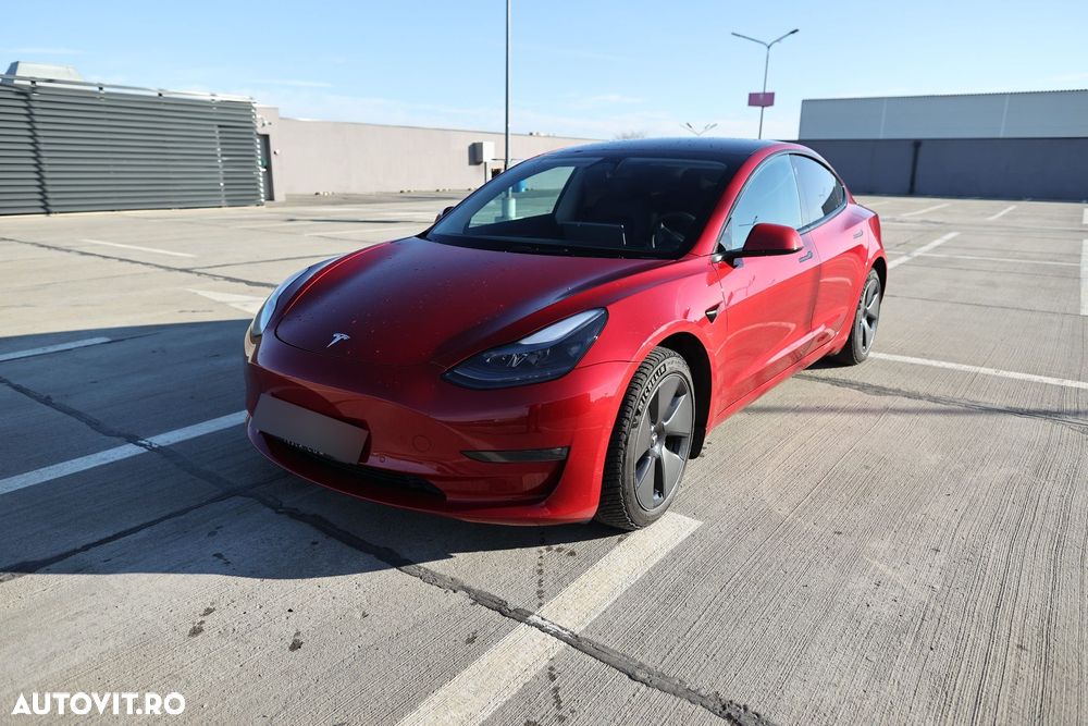 Tesla Model 3 - 1