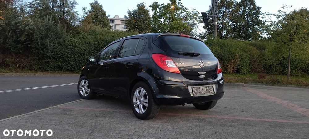 Opel Corsa 1.2 16V Cosmo - 3