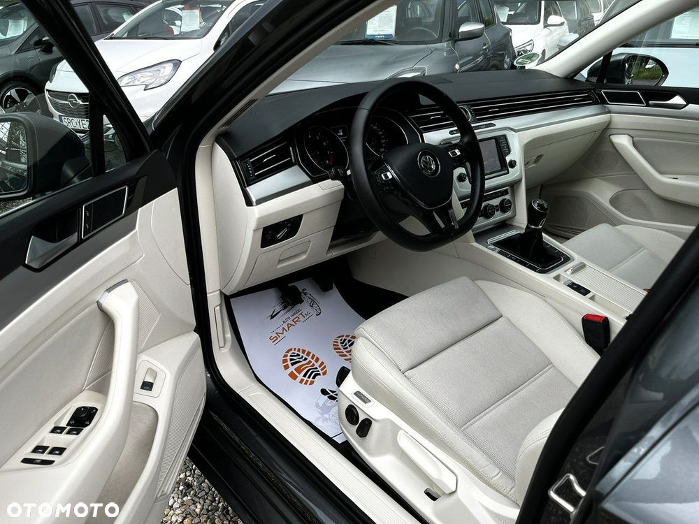 Volkswagen Passat - 8