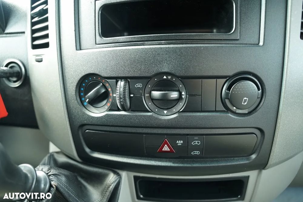 Mercedes-Benz / SPRINTER 310 CDI / CARTER CU 7 LOCURI / MANUALĂ / TABLĂ AUTO / PANEL - 27