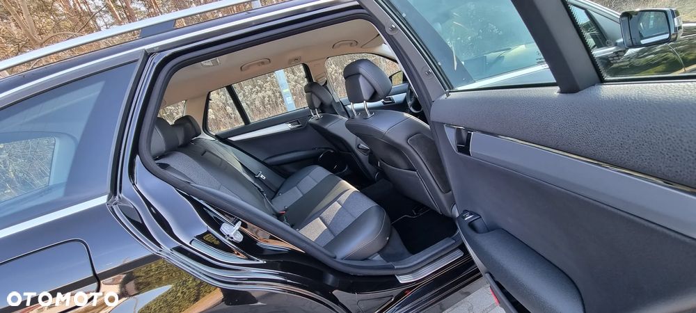 Mercedes-Benz Klasa C 180 Kompressor Automatik Avantgarde - 32