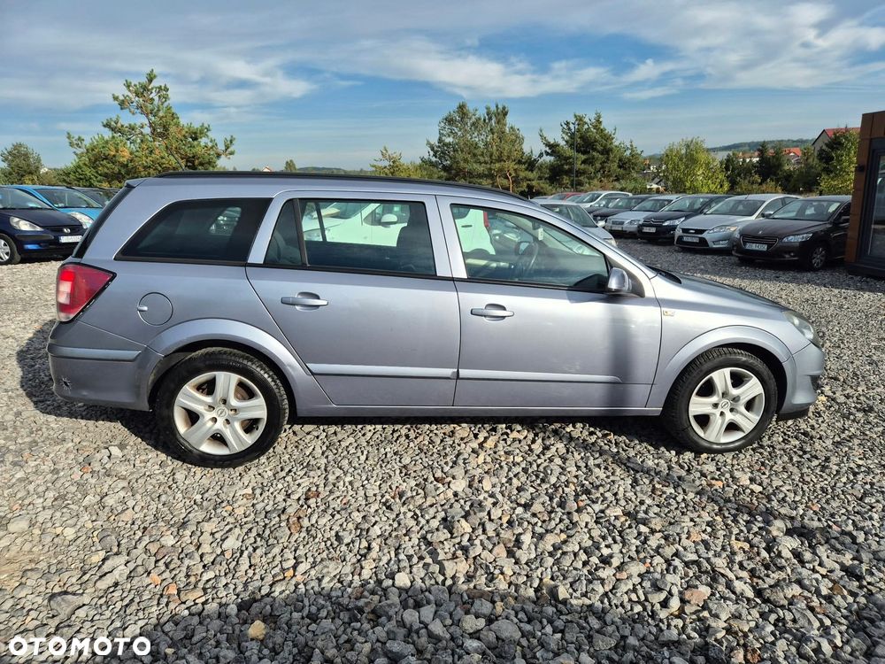 Opel Astra 1.6 Essentia - 4