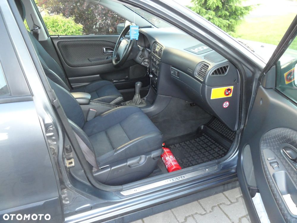 Volvo V40 1.9D - 17