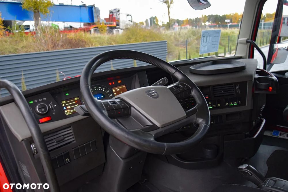 Volvo FH500 / NISKA KABINA / HYDRAULIKA / EURO 6 / ACC / LEDY / ALUFELGI / SERWISOWANY / SPROWADZONY - 21