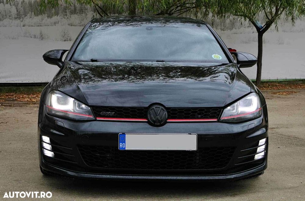 Volkswagen Golf - 3