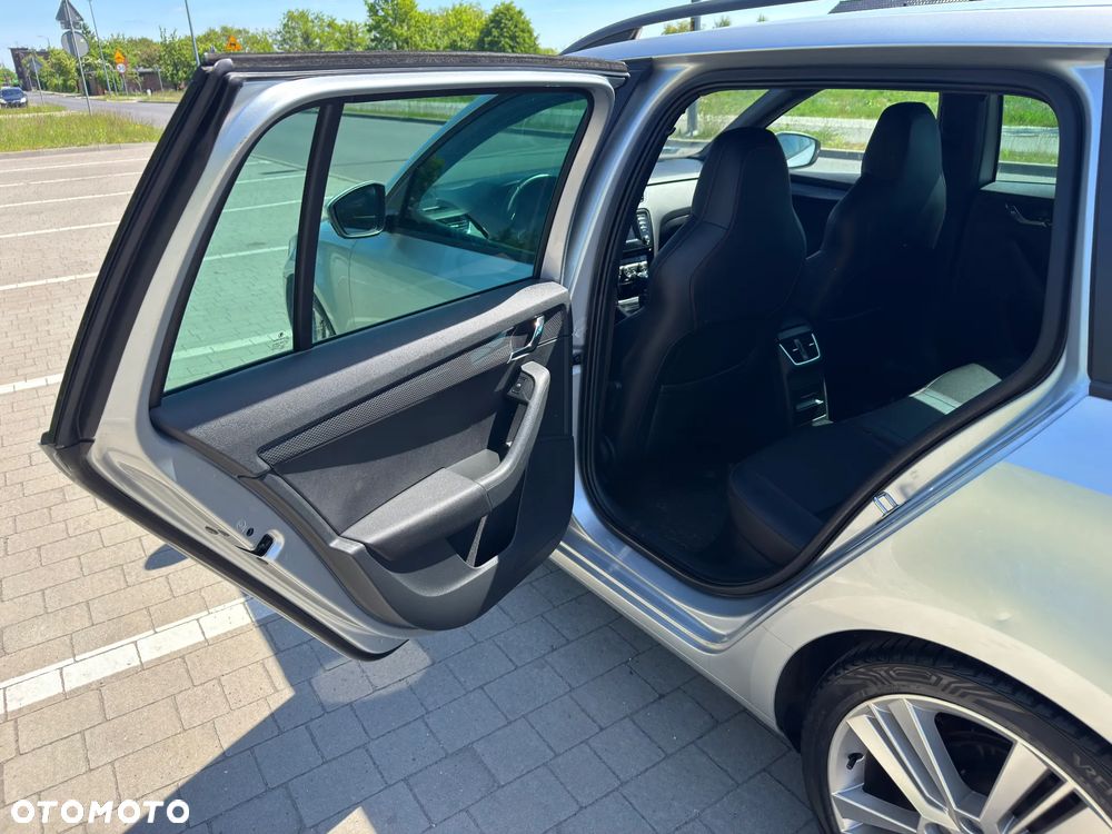 Skoda Octavia 2.0 TDI DSG RS - 18