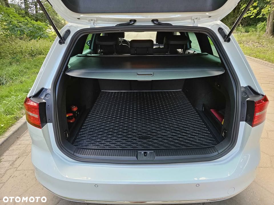 Volkswagen Passat 2.0 TDI SCR Highline - 17