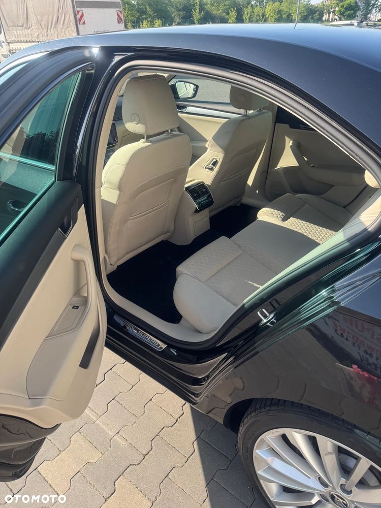 Skoda Superb 2.0 TDI 4x4 Style DSG - 9