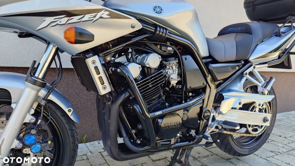Yamaha FZS - 4