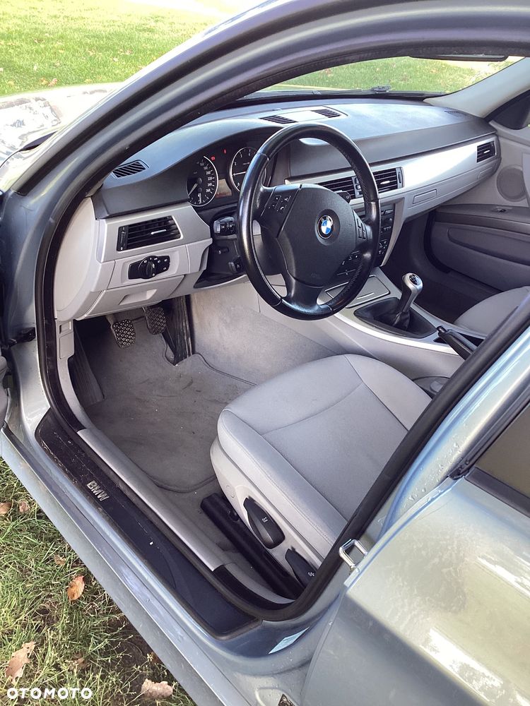 BMW Seria 3 320i - 20