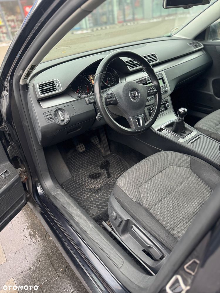 Volkswagen Passat 2.0 TDI BlueMotion Technology Trendline - 15